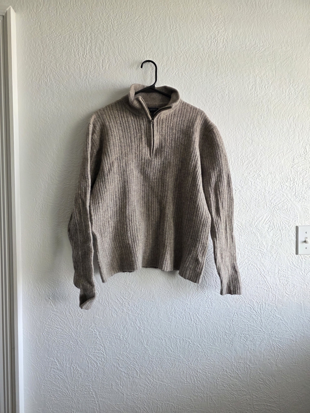 Preppy Banana Republic Ribbed Half-Zip Wool & Camel Hair Sweater in Tan